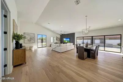 6050 E Hollyhock Street, Phoenix, AZ 85018 - Photo 8