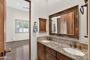 5807 E Orange Blossom Ln, Phoenix, AZ 85018 - Photo 24