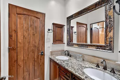 5807 E Orange Blossom Lane, Phoenix, AZ 85018 - Photo 32