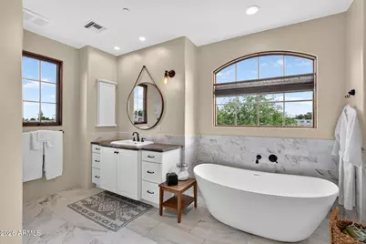 5807 E Orange Blossom Lane, Phoenix, AZ 85018 - Photo 20