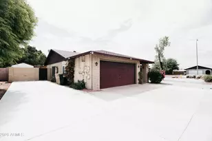 9801 N 49th Ln, Glendale, AZ 85302 - Photo 2