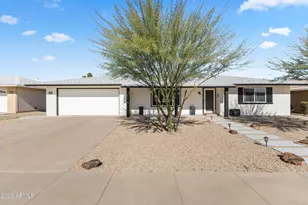 10132 W Oak Ridge Dr, Sun City, AZ 85351 - Photo 2