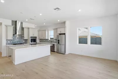 10227 S 20th Lane, Phoenix, AZ 85041 - Photo 6