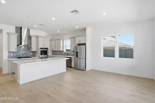 10227 S 20th Ln, Phoenix, AZ 85041 - Photo 6