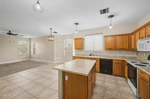6611 S 25th Dr, Phoenix, AZ 85041 - Photo 12