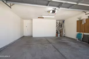 3231 E Menadota Dr, Phoenix, AZ 85050 - Photo 10
