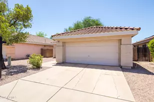 3231 E Menadota Dr, Phoenix, AZ 85050 - Photo 12