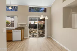 3231 E Menadota Dr, Phoenix, AZ 85050 - Photo 26