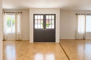 11460 S Pawnee Cir, Phoenix, AZ 85044 - Photo 2