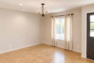11460 S Pawnee Cir, Phoenix, AZ 85044 - Photo 4