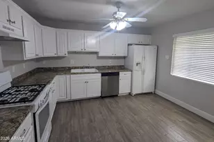 8127 E Mitchell Dr, Scottsdale, AZ 85251 - Photo 6