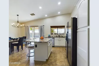 8735 W Royal Palm Road, Peoria, AZ 85345 - Photo 2