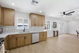 11834 N 49th Ave, Glendale, AZ 85304 - Photo 14