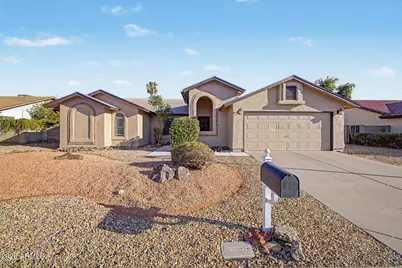 807 E Aire Libre Avenue, Phoenix, AZ 85022 - Photo 2