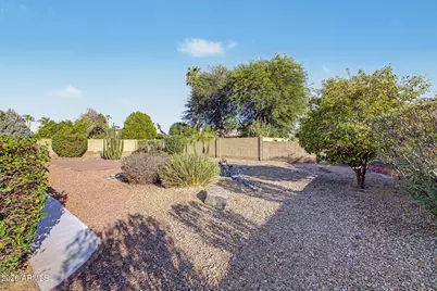 807 E Aire Libre Avenue, Phoenix, AZ 85022 - Photo 34