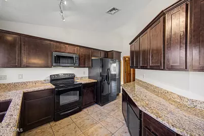 807 E Aire Libre Avenue, Phoenix, AZ 85022 - Photo 14