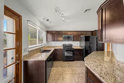 807 E Aire Libre Avenue, Phoenix, AZ 85022 - Photo 12