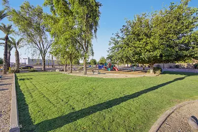 807 E Aire Libre Avenue, Phoenix, AZ 85022 - Photo 38