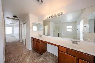 12039 W Leather Ln, Peoria, AZ 85383 - Photo 34
