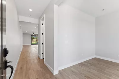 5618 W Mauna Loa Lane, Glendale, AZ 85306 - Photo 4