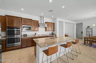 1122 E Monte Wy, Phoenix, AZ 85042 - Photo 10