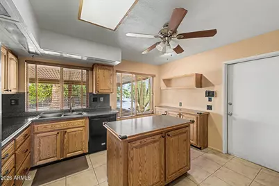9326 W Cedar Hill Circle N, Sun City, AZ 85351 - Photo 16
