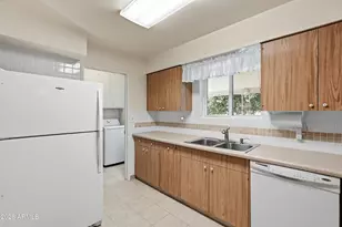 10869 W Clair Dr, Sun City, AZ 85351 - Photo 16