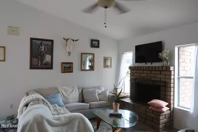 27 W Concorda Drive #103, Tempe, AZ 85282 - Photo 2