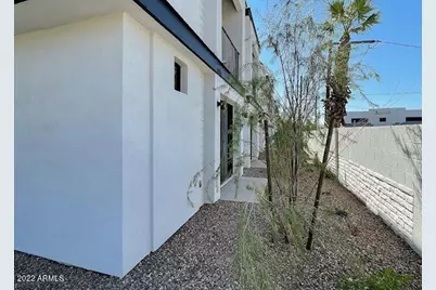 3215 E Flower Street #9, Phoenix, AZ 85018 - Photo 12
