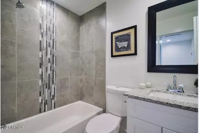 5821 S 12th Lane, Phoenix, AZ 85041 - Photo 8