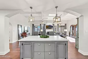 6333 N Scottsdale Rd, Scottsdale, AZ 85250 - Photo 8