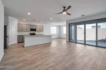 9326 E Static Avenue, Mesa, AZ 85212 - Photo 6