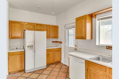 1331 E Apollo Road, Phoenix, AZ 85042 - Photo 6