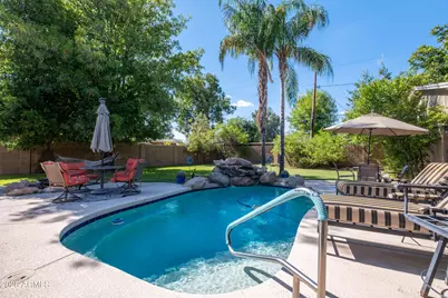 2242 W Hayward Avenue, Phoenix, AZ 85021 - Photo 1