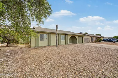 8925 W Meadowbrook Avenue, Phoenix, AZ 85037 - Photo 2