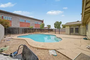 8925 W Meadowbrook Ave, Phoenix, AZ 85037 - Photo 32
