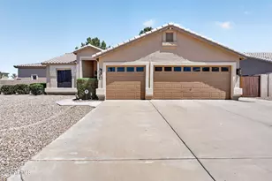2242 E Victor Rd, Gilbert, AZ 85296 - Photo 2