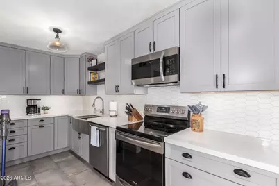 8241 N Central Avenue #18, Phoenix, AZ 85020 - Photo 10