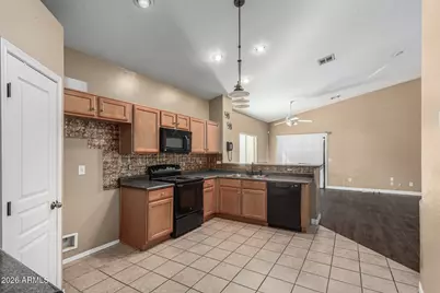 2513 W Novak Way, Phoenix, AZ 85041 - Photo 2