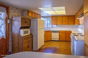 18127 S Tawny Ln, Peeples Valley, AZ 86332 - Photo 14