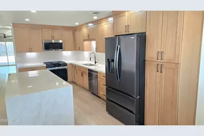 2232 E Mitchell Drive, Phoenix, AZ 85016 - Photo 12