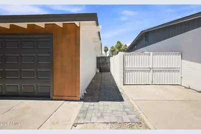 2232 E Mitchell Drive, Phoenix, AZ 85016 - Photo 6