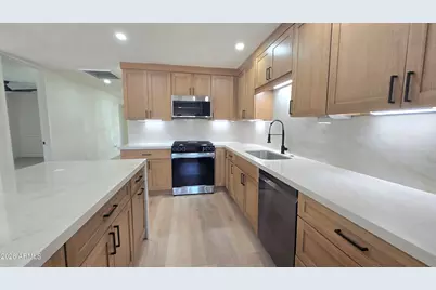 2232 E Mitchell Drive, Phoenix, AZ 85016 - Photo 14