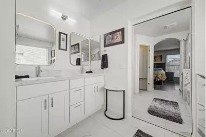 2532 W Straight Arrow Lane, Phoenix, AZ 85085 - Photo 18