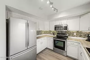 2532 W Straight Arrow Ln, Phoenix, AZ 85085 - Photo 12