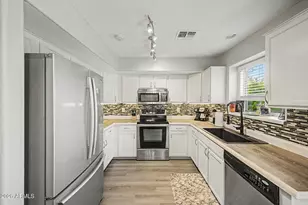 2532 W Straight Arrow Ln, Phoenix, AZ 85085 - Photo 10