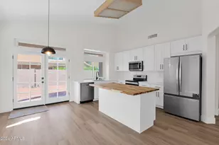 138 W El Freda Rd, Tempe, AZ 85284 - Photo 2