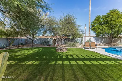 142 E Voltaire Avenue, Phoenix, AZ 85022 - Photo 32