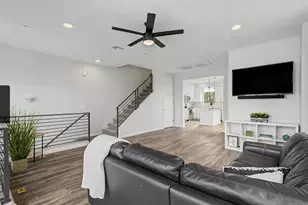 2090 S Dorsey Ln, Tempe, AZ 85282 - Photo 4