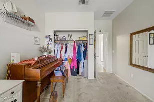 10155 W Golden Ln, Peoria, AZ 85345 - Photo 32